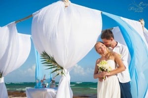 wedding photographer with couple