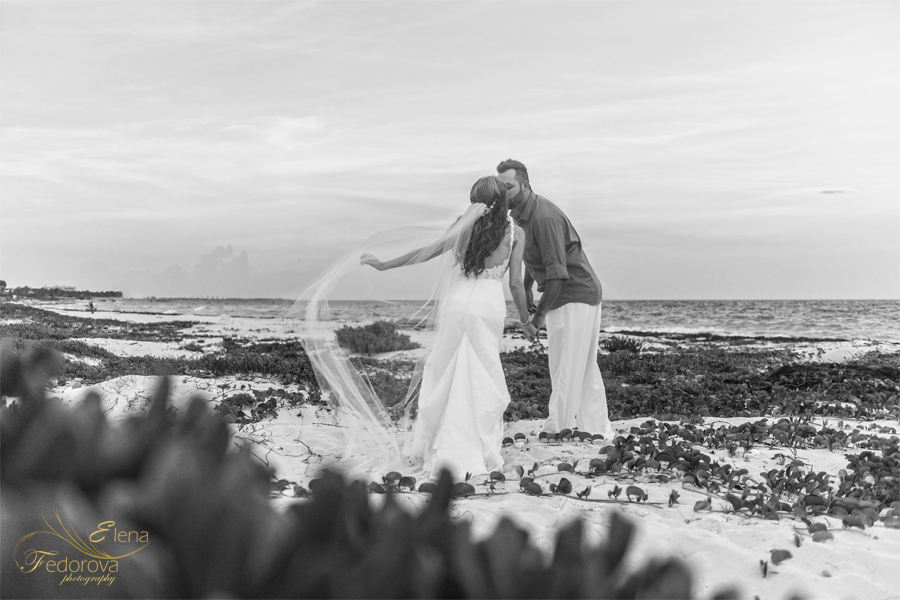 elopement on the beach mexico