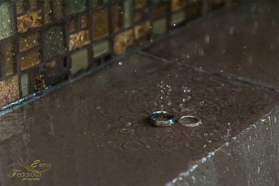 wedding rings with drops