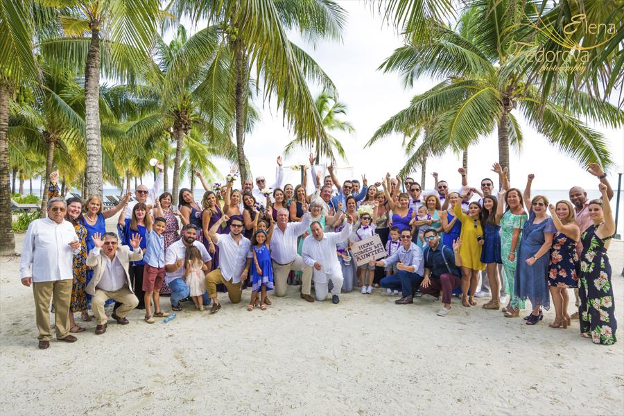 barcelo palace deluxe weddings group photo