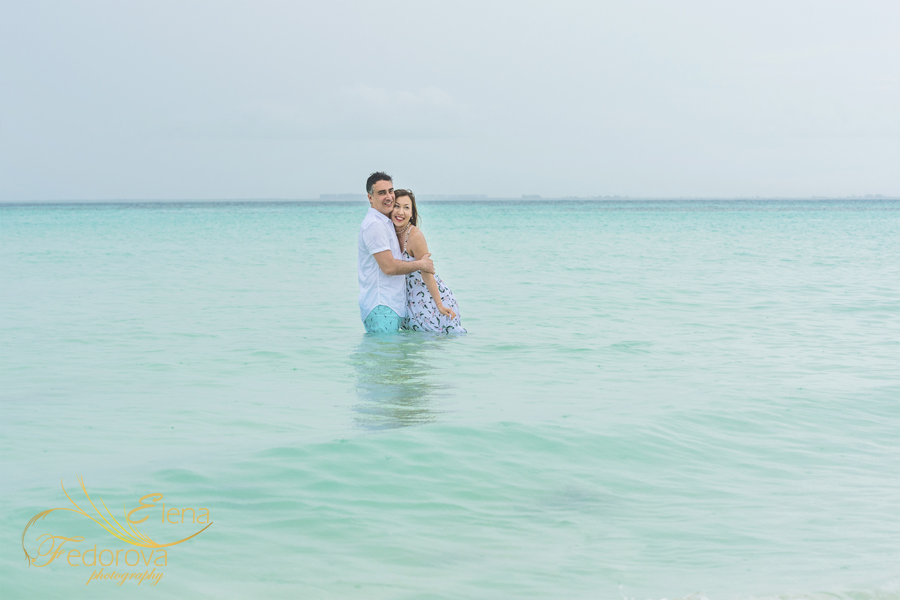 photo session in water isla mujeres
