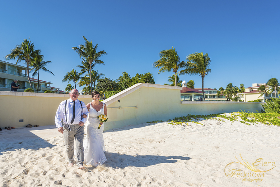 moon palace cancun wedding bride and father