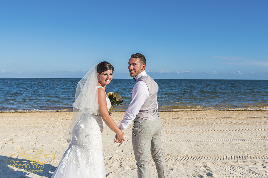 Moon Palace Cancun wedding couple on beach
