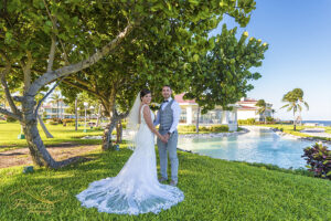moon palace Cancun wedding photos in garden