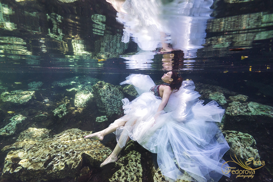 underwater fashion photo shoot cancun