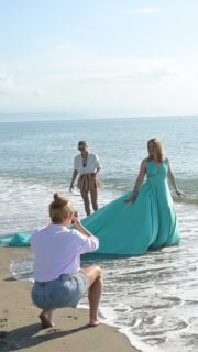 Creative adventures are the best when you are in a company of like-minded people Thank you @grageraoficial and @alinaaaaaaaa_g 🤗🤗That was an amazing day! #travel #Spain #flyingdressphotoshoot #flyingdressphotographer #beachphotoshoot