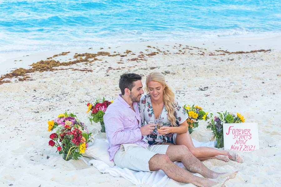 propose-in-cancun-beach-sunset
